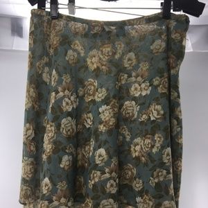 🐾 Young ladies skirt by Express